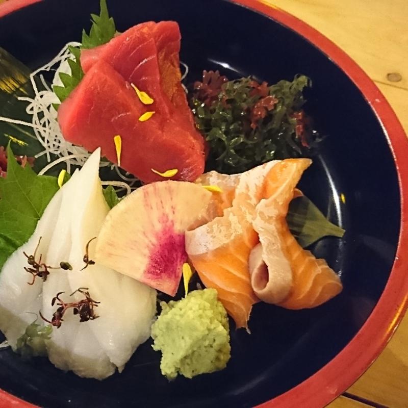 お造り三点盛(りんご箱 )