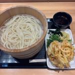 釜揚げうどん(得)とかき揚げ(丸亀製麺イオンモール岡崎)