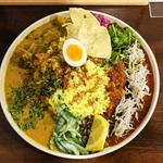 2種あいがけカレー(アサリと春野菜のクリーミーコルマ・しらすと山椒のカレー)(咖喱 檸檬 2号店)