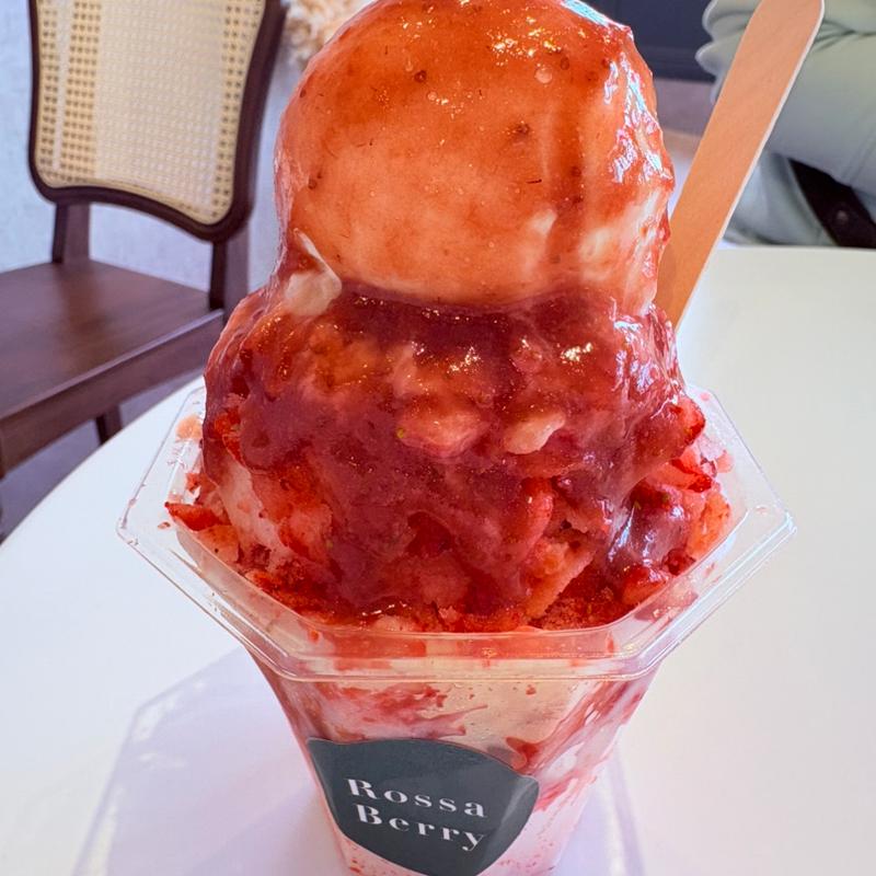 削りいちごアイス乗せ小(Rossa Berry (ロッサベリー)いちご農村カフェ)