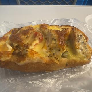 たっぷりアボカドとエビのタルティーヌ(ブーランジュリータカギ JR千里丘駅店)