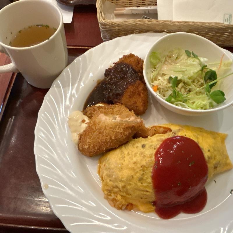 オムライスプレート（サーモンフライ&新玉ネギフライ）(SORANA KITCHEN ソラナキッチン)