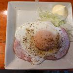 ハムエッグ(国民酒場 じぃえんとるまん 桜木町店)
