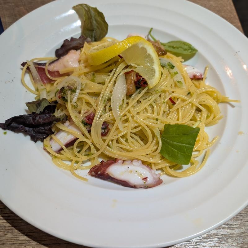 磯香る!真ダコと揚げニンニクのペペロンチーノ(タパス＆タパス 渋谷公園通り店)