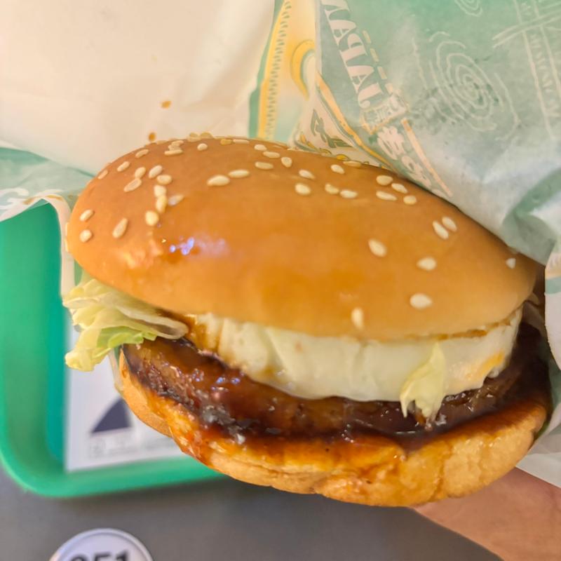 瀬戸内レモンペッパーたまごてりやきバーガー(マクドナルド アミュプラザ博多店)