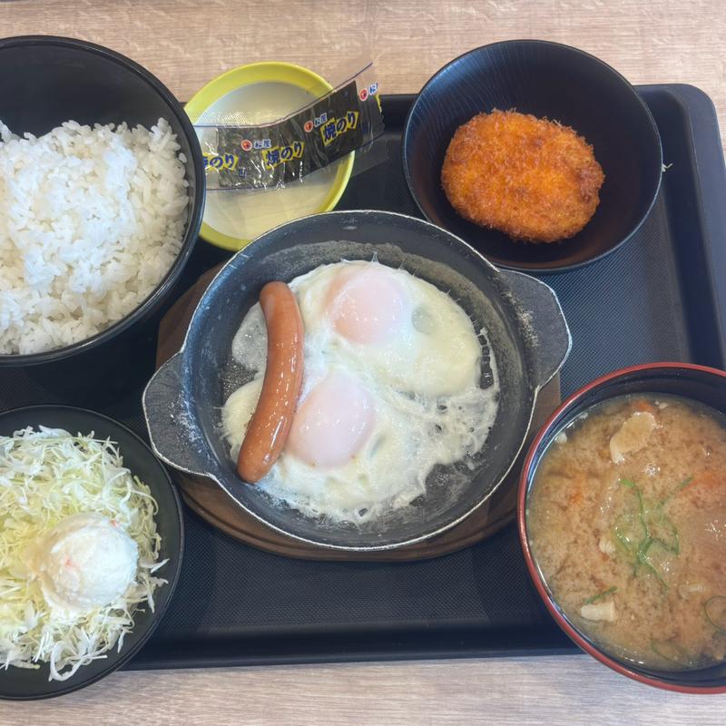 得朝ソーセージエッグ定食(コロッケ)豚汁セット(マイカリー食堂 豊田店（松のや併設）)