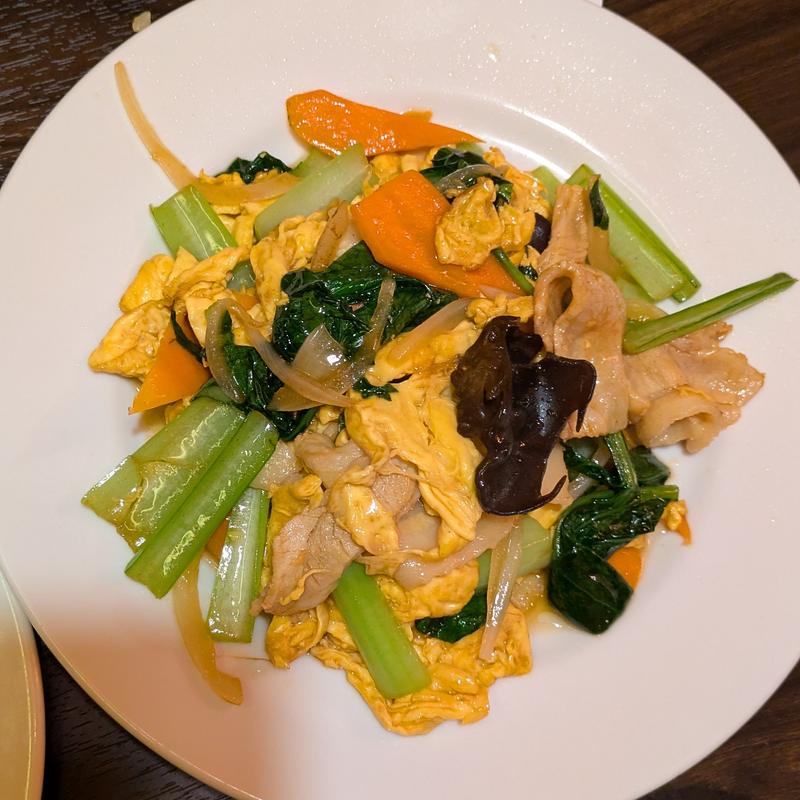 木耳玉子豚バラ炒め(完全個室居酒屋 餃子酒場 東順 大宮東口店)