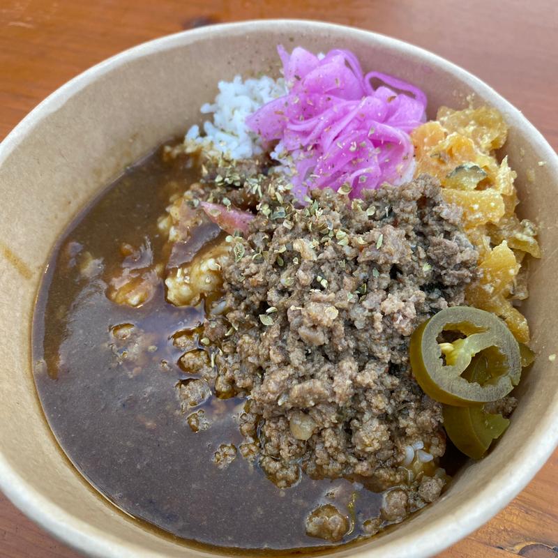 牛すじカレー ガパオライス(BaseBomb)