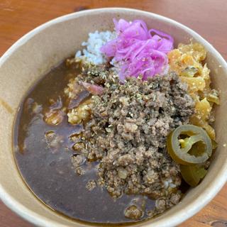 牛すじカレー ガパオライス