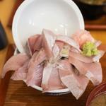 ブリ丼(海鮮めし処 酒処 大衆富士食堂)