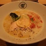 泡系濃厚鶏白湯そば 響(ＴＨＥ ＮＯＯＤＬＥ ＦＡＣＴＯＲＹ 麺ノ響)