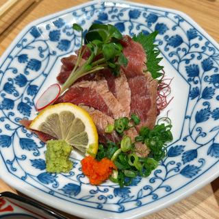 まぐろホホ肉刺身(超速鮮魚寿司 羽田市場 博多駅地下街店)