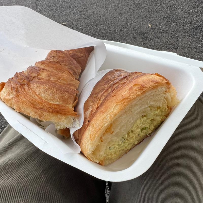 チキンサラダサンドイッチ(ZEBRA Coffee & Croissant 稲城中央公園店)