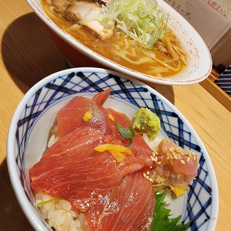 蔵出し味噌らーめん＋
天然大トロ漬け丼(きたかた食堂 )