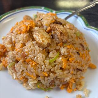 にんにく炒飯(中国菜館 藤光)