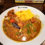 チキンと夏野菜カレー＋スクランブルエッグ