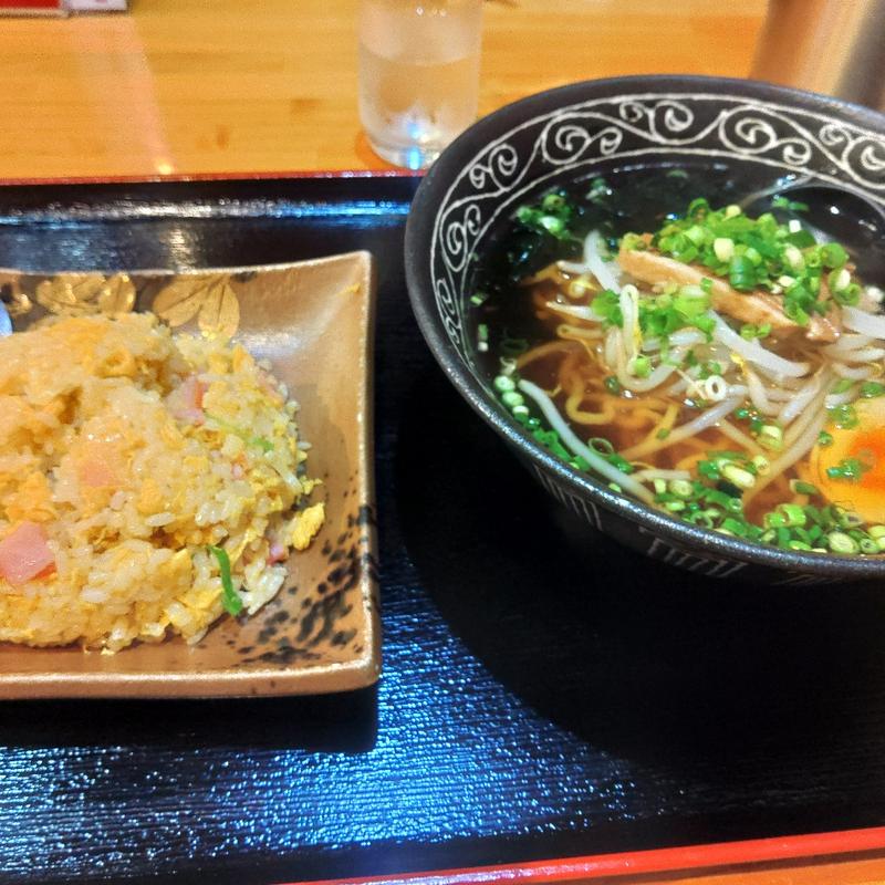 ラーメンチャーハンセット(本格中華料理 都来福)