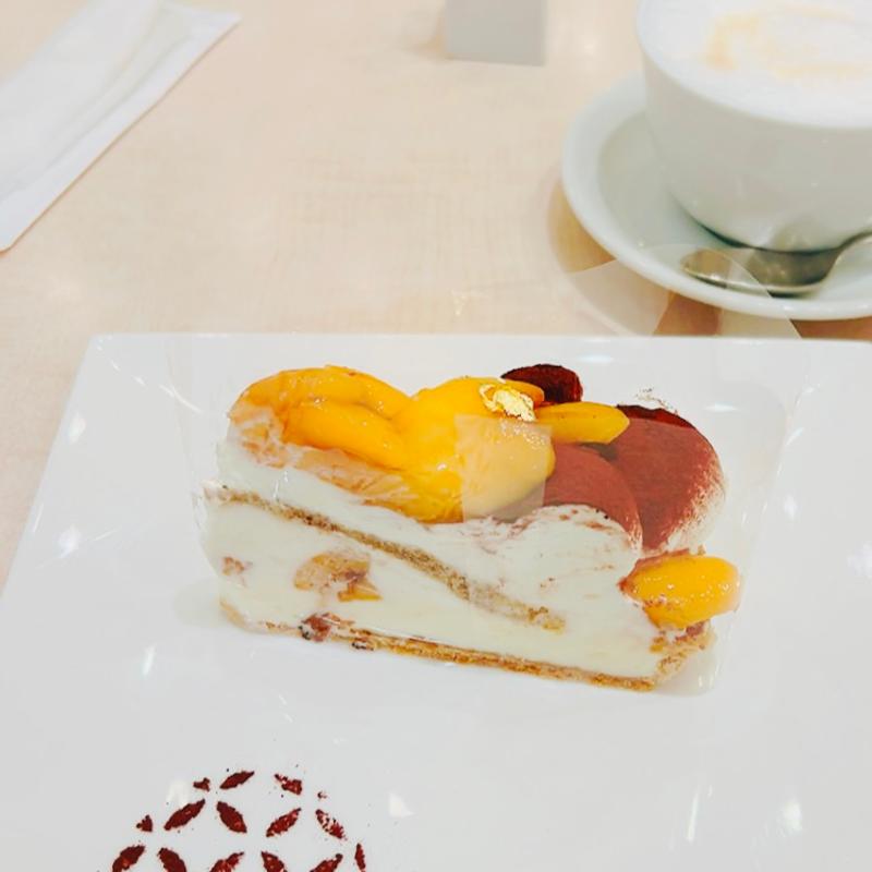びわのティラミスケーキ(カフェコムサ 守口京阪店)