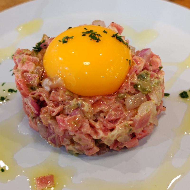 牛タンユッケ(和い和いイタリアン酒場 とんとんとんきぃ)