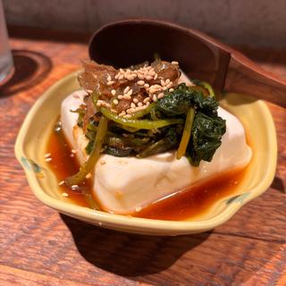 花わさびとおかかの醤油漬け冷奴