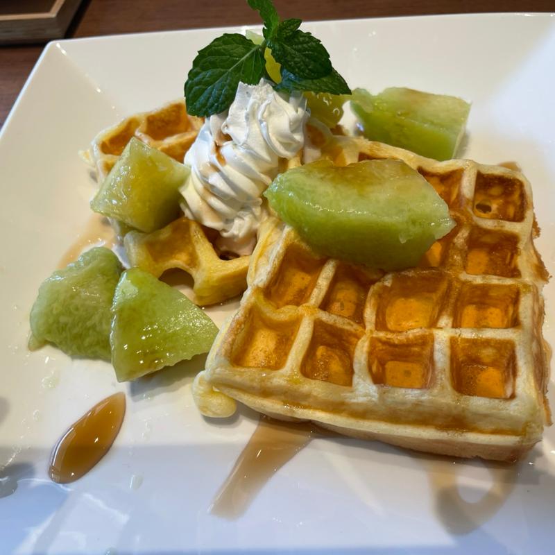 メロンワッフル＋コーヒー(日研農園 N`cafe)