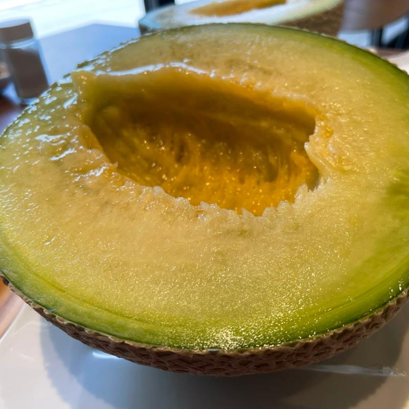 メロン半玉(日研農園 N`cafe)