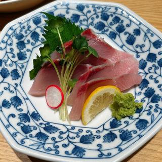 カンパチ刺身(超速鮮魚寿司 羽田市場 博多駅地下街店)