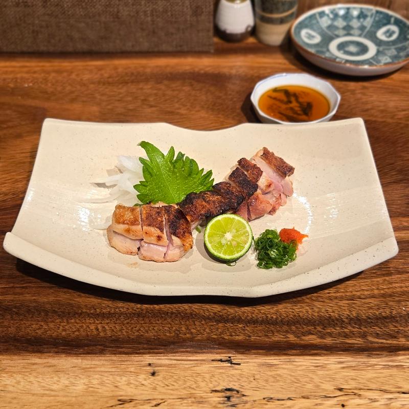 京赤地鶏ももたたき(焼鳥 すづ恵)