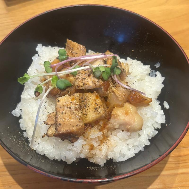 炙りチャーシュー丼(焼きあご塩らー麺 たかはし 歌舞伎町店)