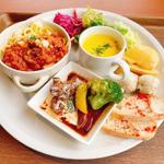 メインが選べる大人様プレート(GURUNAVI FOODHALL WYE Cafe 広島HiroPa)