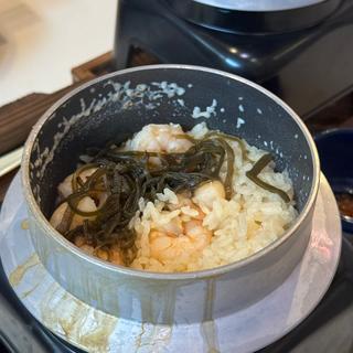 鶏出汁えび釜飯