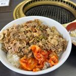 カルビ丼 中(焼肉 白頭山)