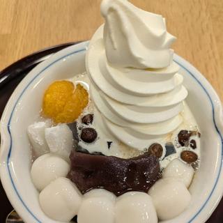 白玉クリームあんみつ 蜜多め 白玉2つ(あんみつ みはし 東京駅一番街店)