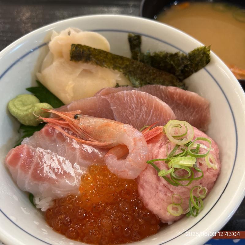 海鮮五種丼(目利きの銀次 神保町駿河台下店)