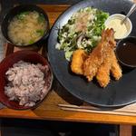 エビフライとチーズフライ定食