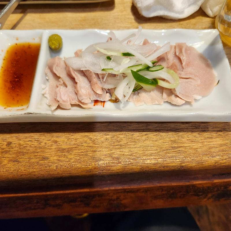 ガツ刺し(肉屋文月 千五百べろ)