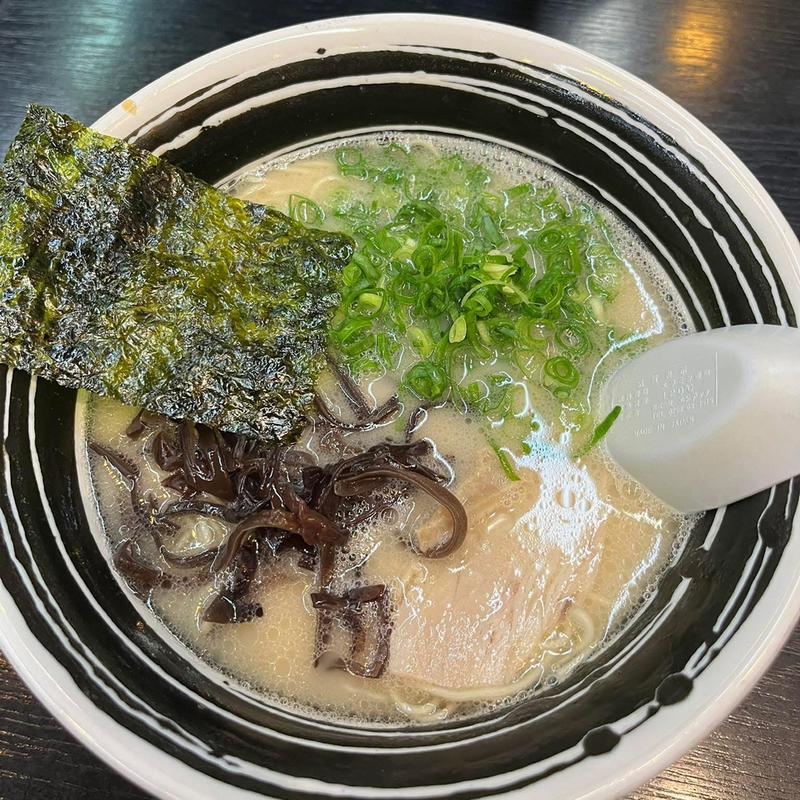 とんこつしぼりラーメン(長浜らーめん・しっとう屋 )