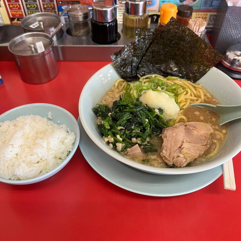 醤油ラーメン　半ライス　ほうれん草　背脂(ラーメン山岡家 越谷レイクタウン店)