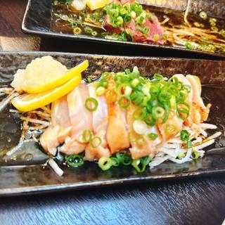 地鶏のたたき(地鶏と馬刺し 個室バル TORi馬Ko 熊本下通店)