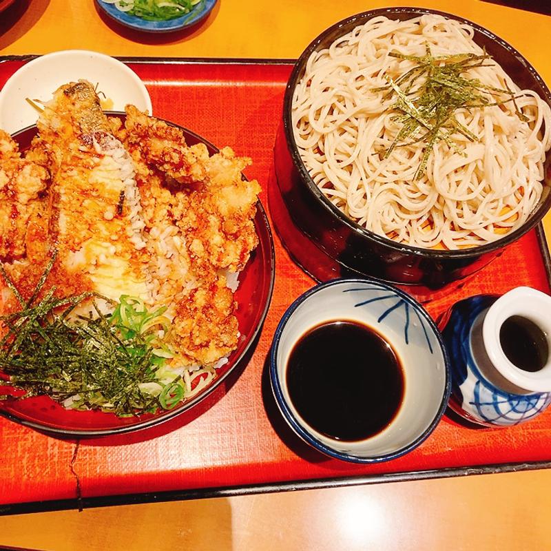 海老天と唐揚げ丼(そば吉 広島アルパーク店 )