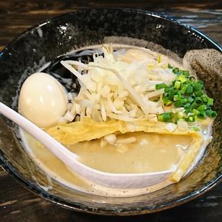 とりそば黒 味玉子