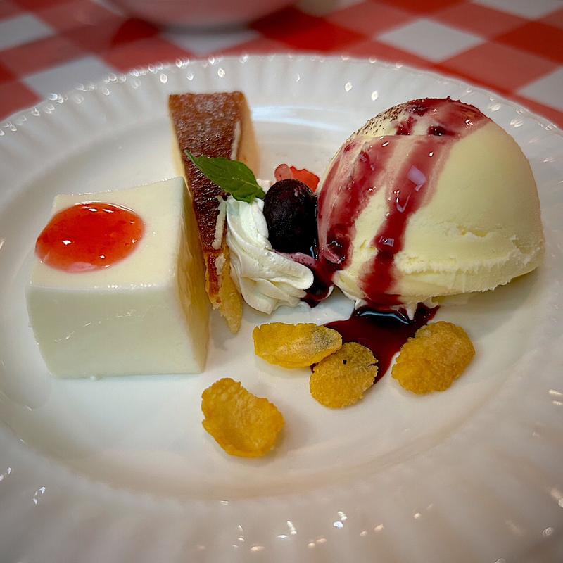 ドルチェ盛り合わせ(チロル 仙台店 )