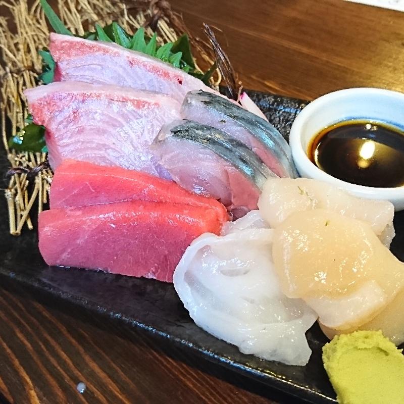 鮮魚刺盛(酒女 うろこ)