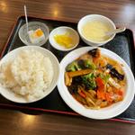 エビ、イカと野菜辛味炒め定食
