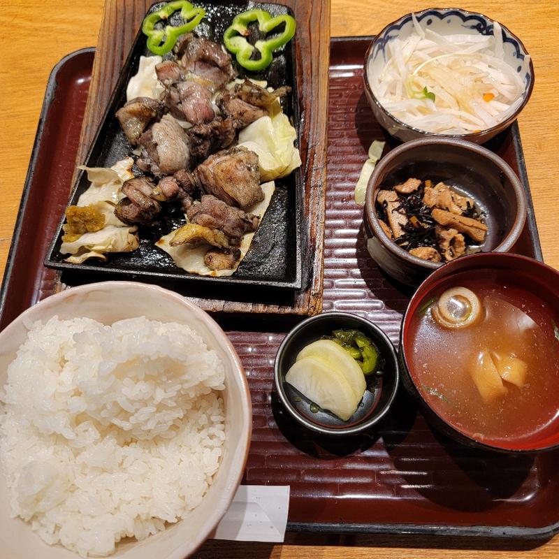 親鶏もも炭火焼御膳(肉増し)(宮崎地鶏炭火焼 車 浜松町)