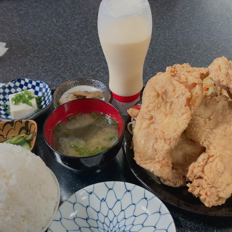 唐揚げ定食(花藤食堂)