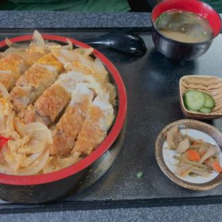煮カツ丼(花藤食堂)