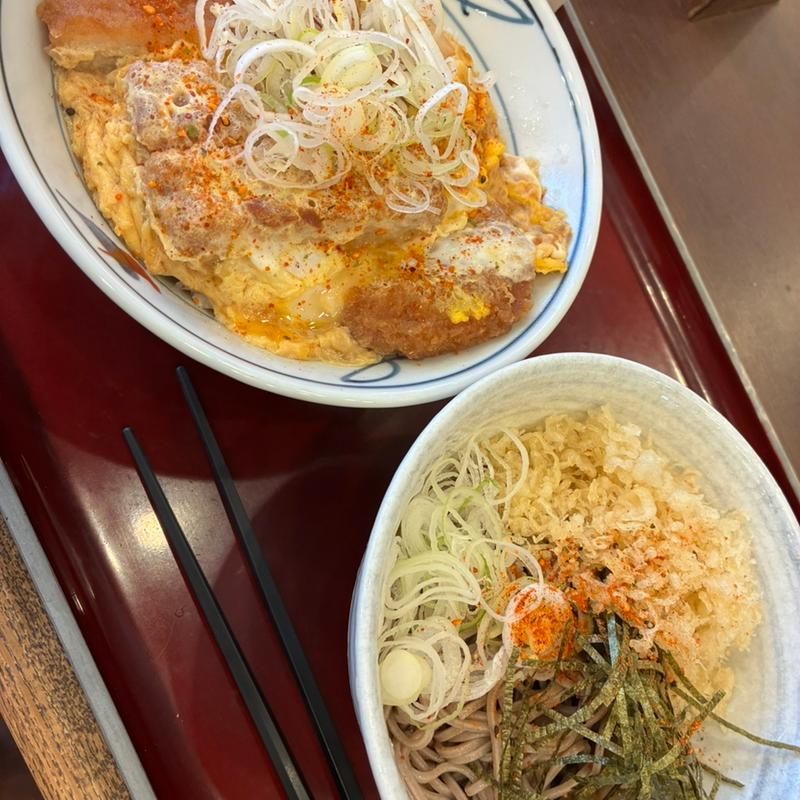 カツ丼とぶっかけ蕎麦(そば太鼓亭 高槻城東店)