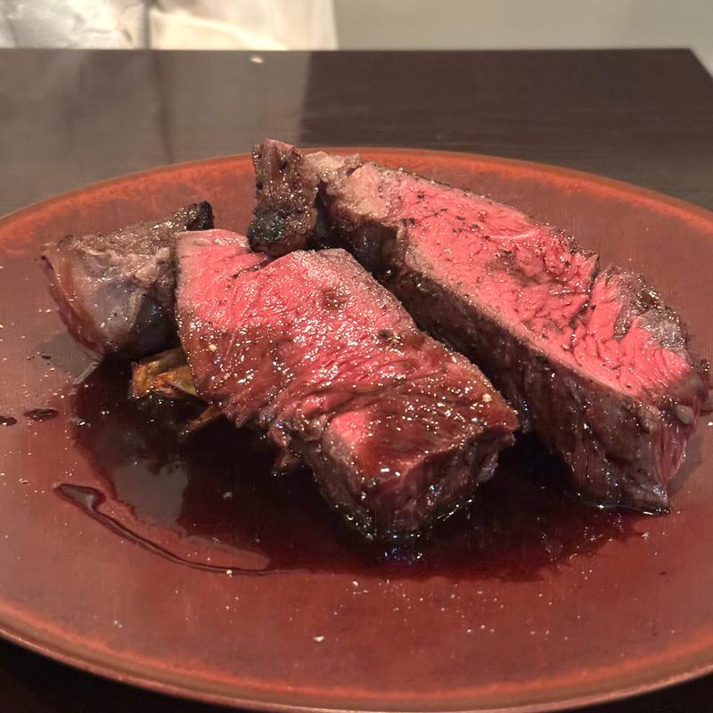 北海道カムイ牛イチボ300gのステークフリット(bistro La vie)