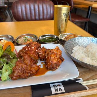ヤンニョムチキンのセット(韓国鉄板NOWA 丸の内店)
